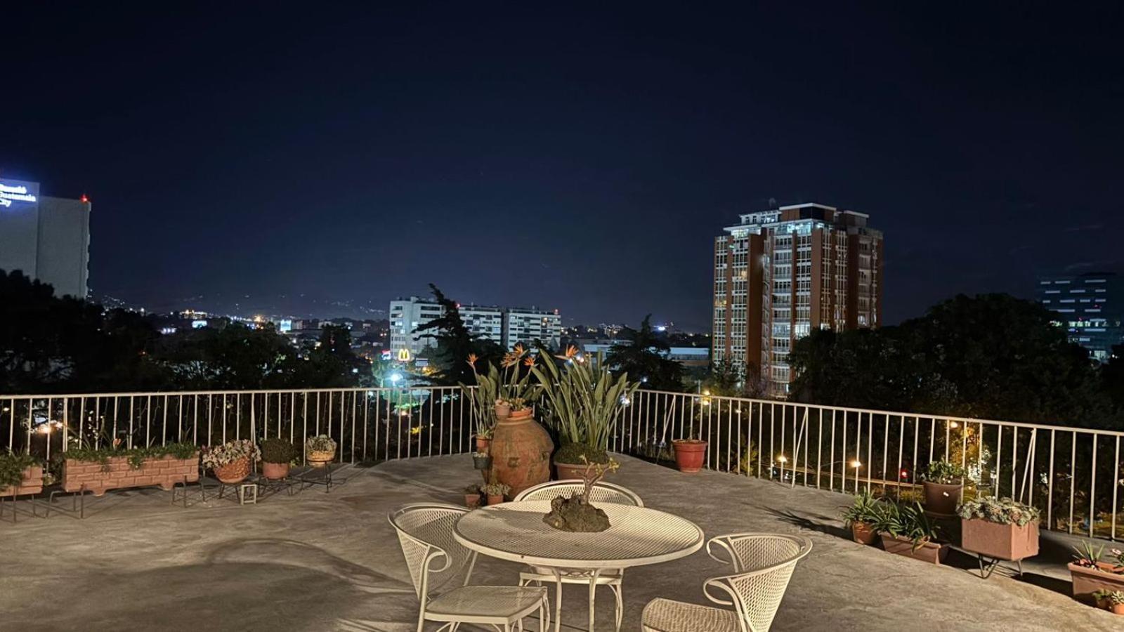Apartamentos Reforma Гватемала Экстерьер фото